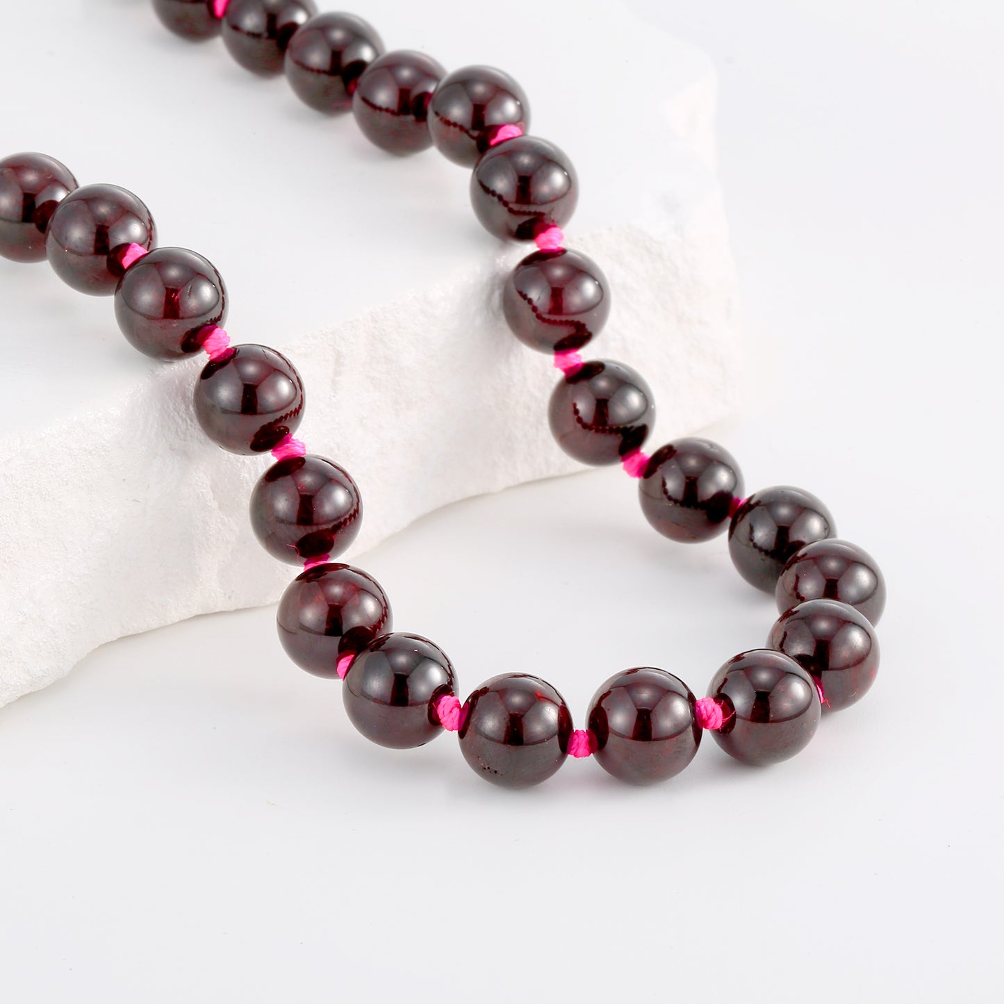 500Ct Red Garnet 20'' Necklace with 10mm Round Beads